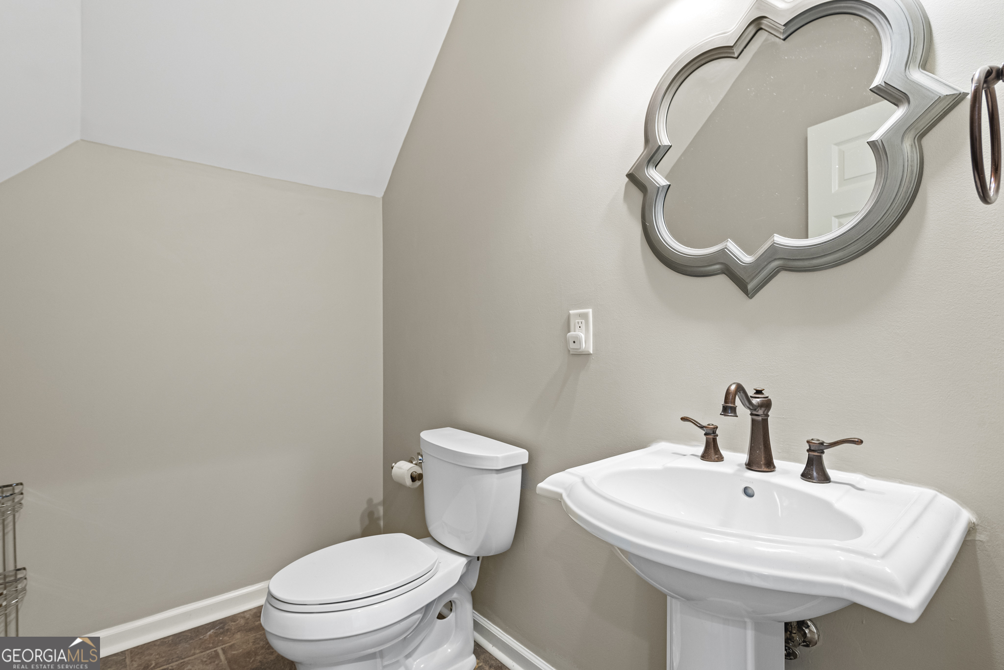 195 Trotters Ridge