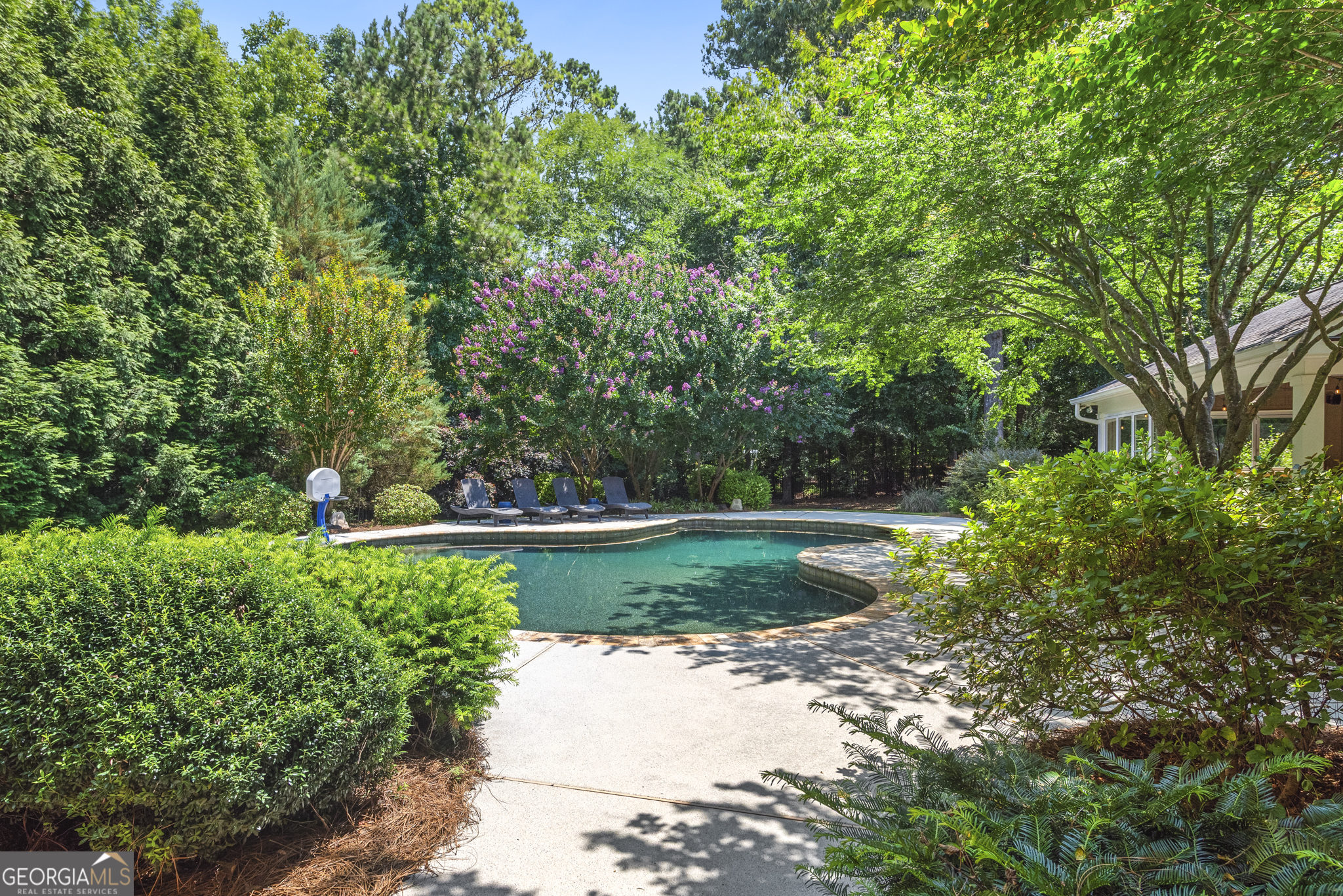 195 Trotters Ridge