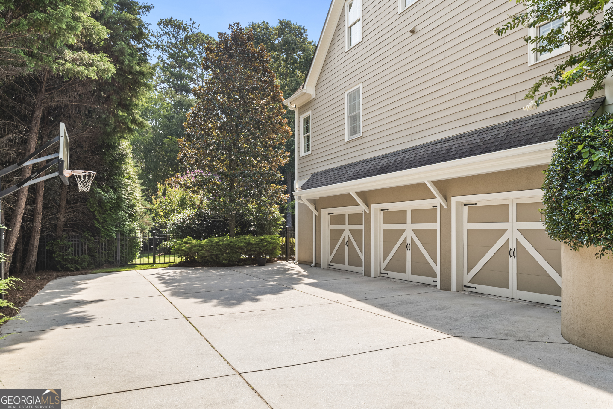 195 Trotters Ridge