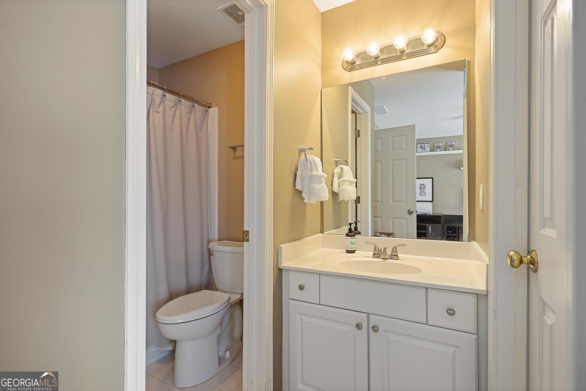 1034 Queensgate Drive SE