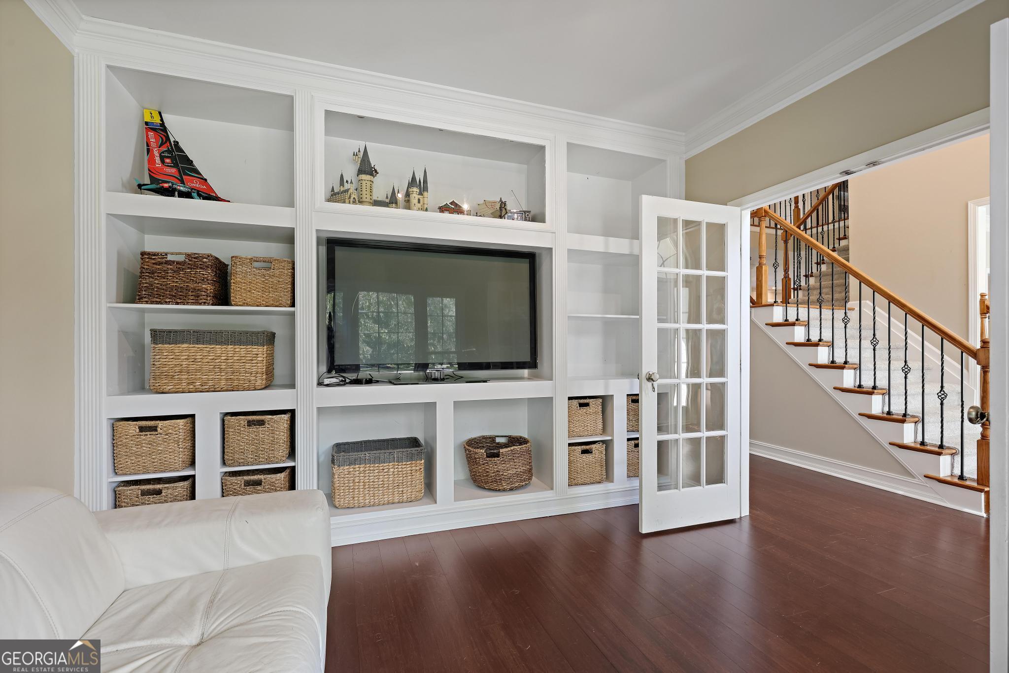 1034 Queensgate Drive SE