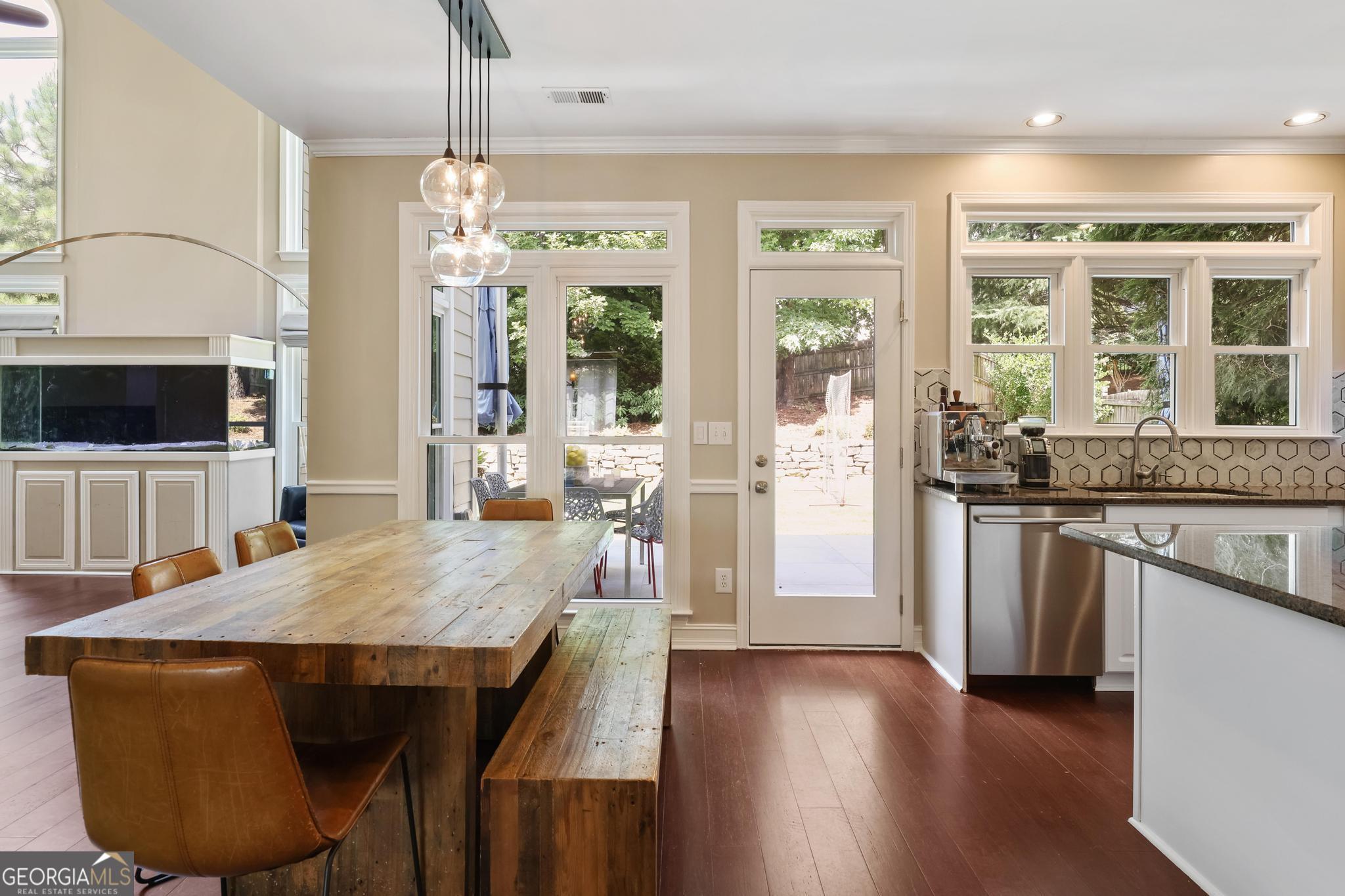 1034 Queensgate Drive SE