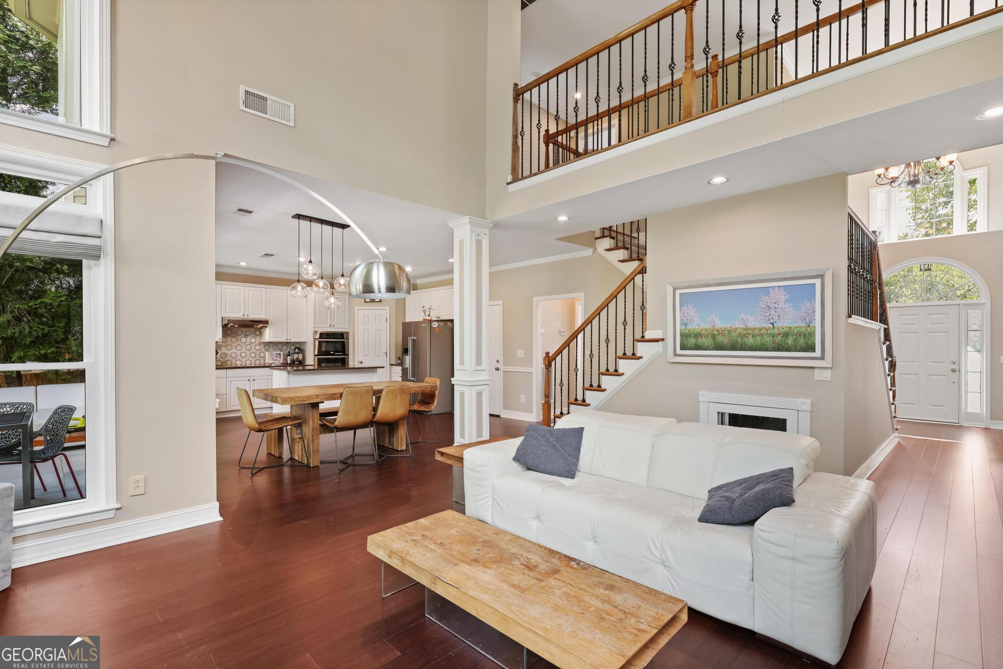 1034 Queensgate Drive SE