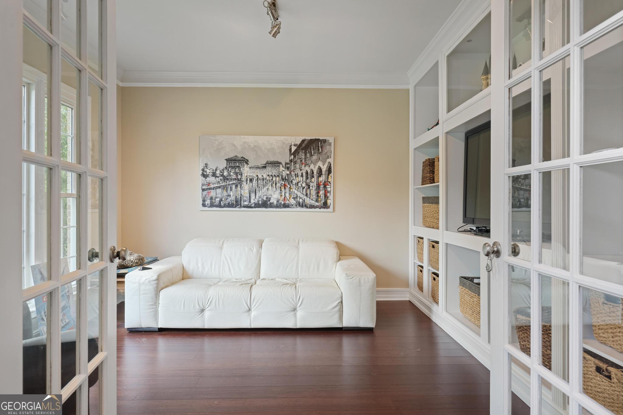 1034 Queensgate Drive SE