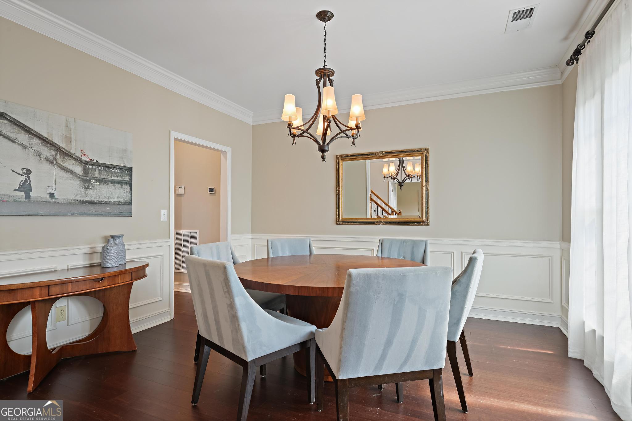 1034 Queensgate Drive SE