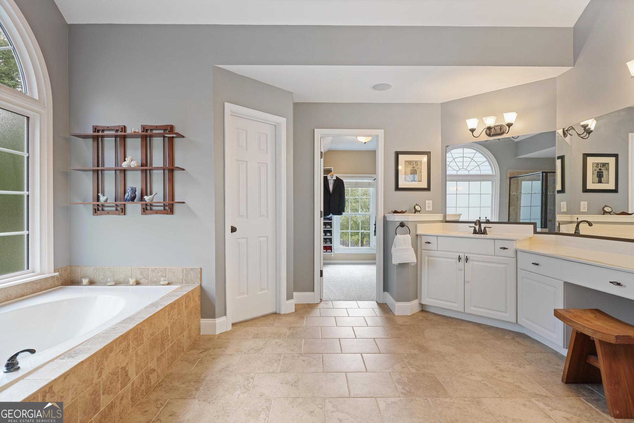 1034 Queensgate Drive SE