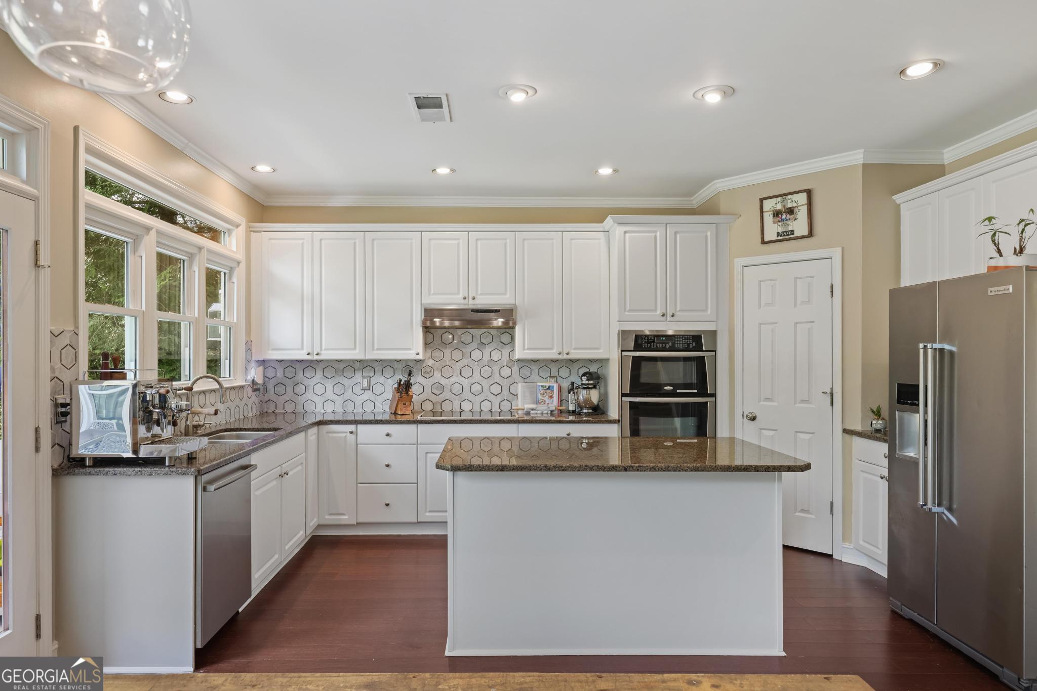 1034 Queensgate Drive SE