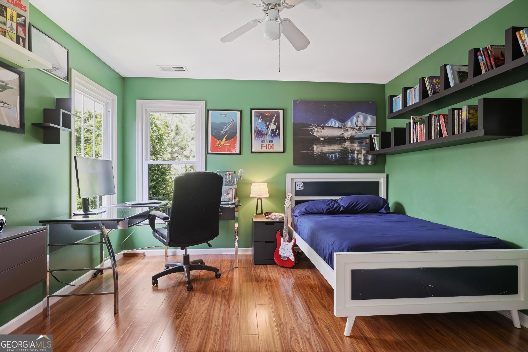 1034 Queensgate Drive SE