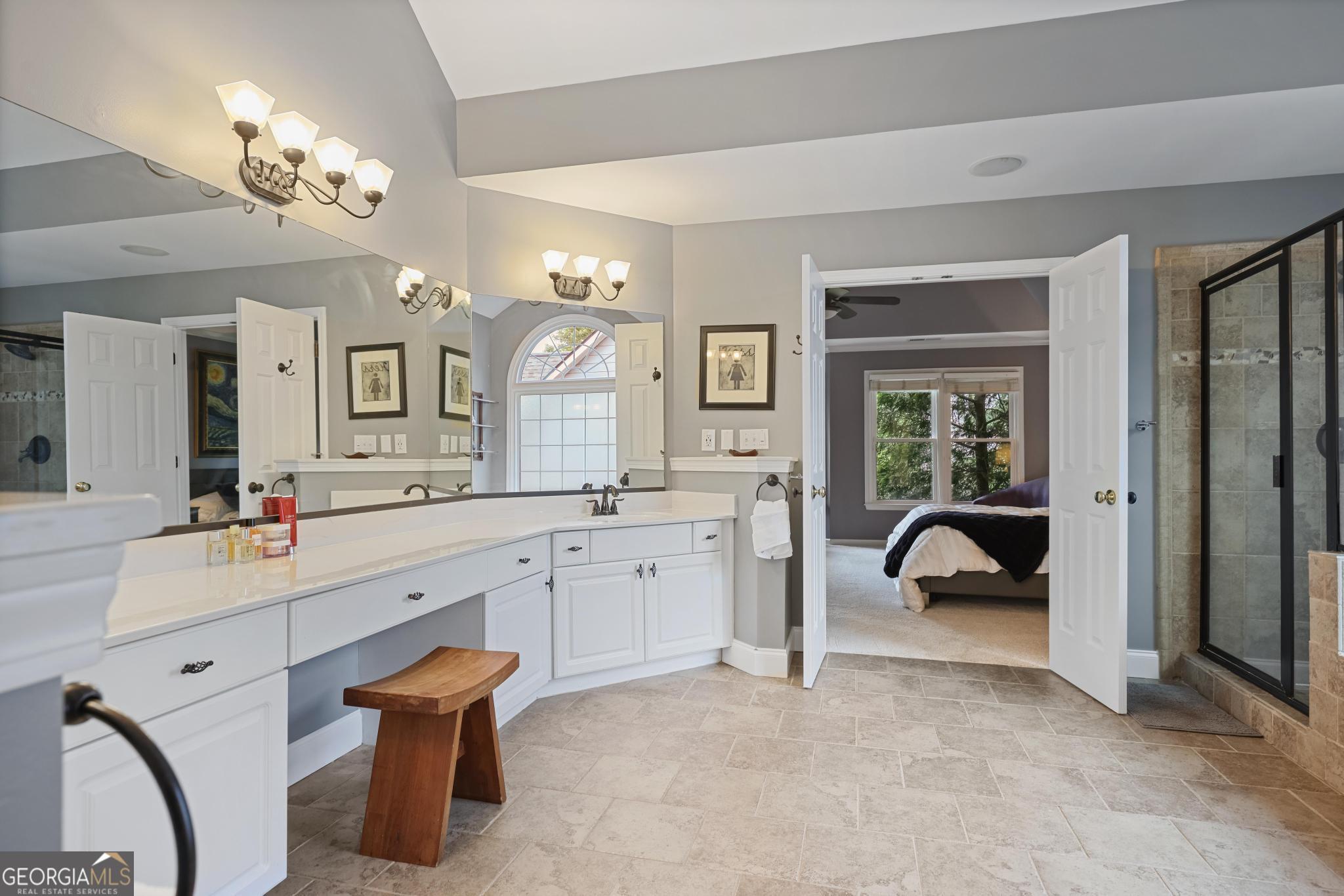 1034 Queensgate Drive SE