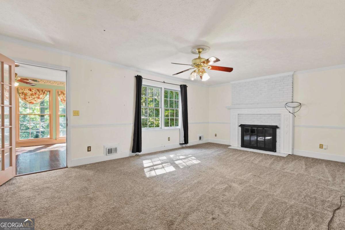 2646 Kinnett Drive SW