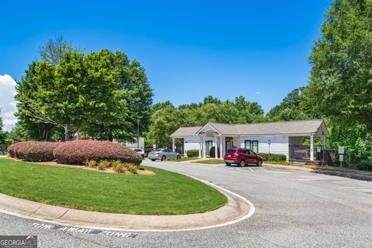 2449 Suwanee Pointe Drive