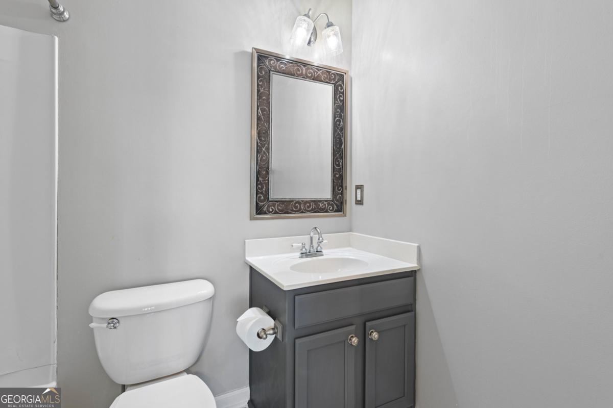 2449 Suwanee Pointe Drive