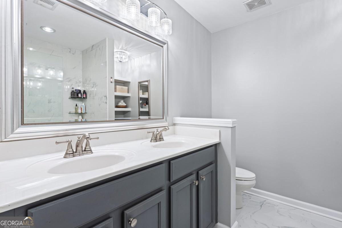 2449 Suwanee Pointe Drive