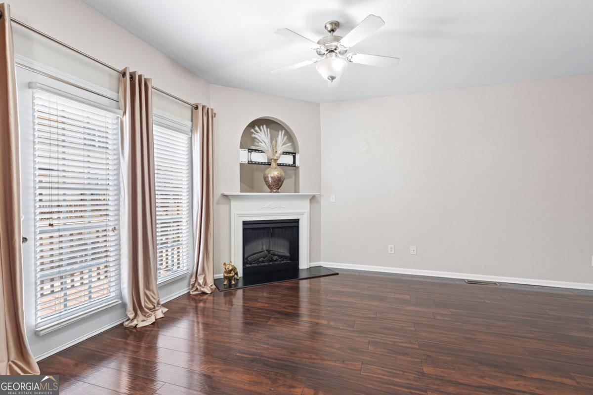 2449 Suwanee Pointe Drive