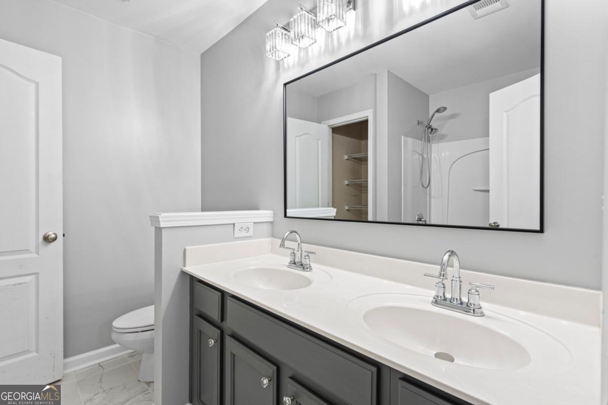 2449 Suwanee Pointe Drive