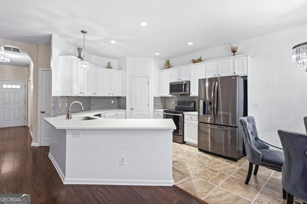 2449 Suwanee Pointe Drive