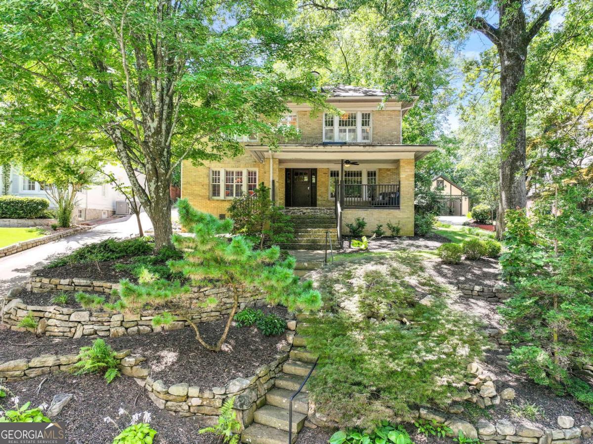 405 Brentwood Drive NE