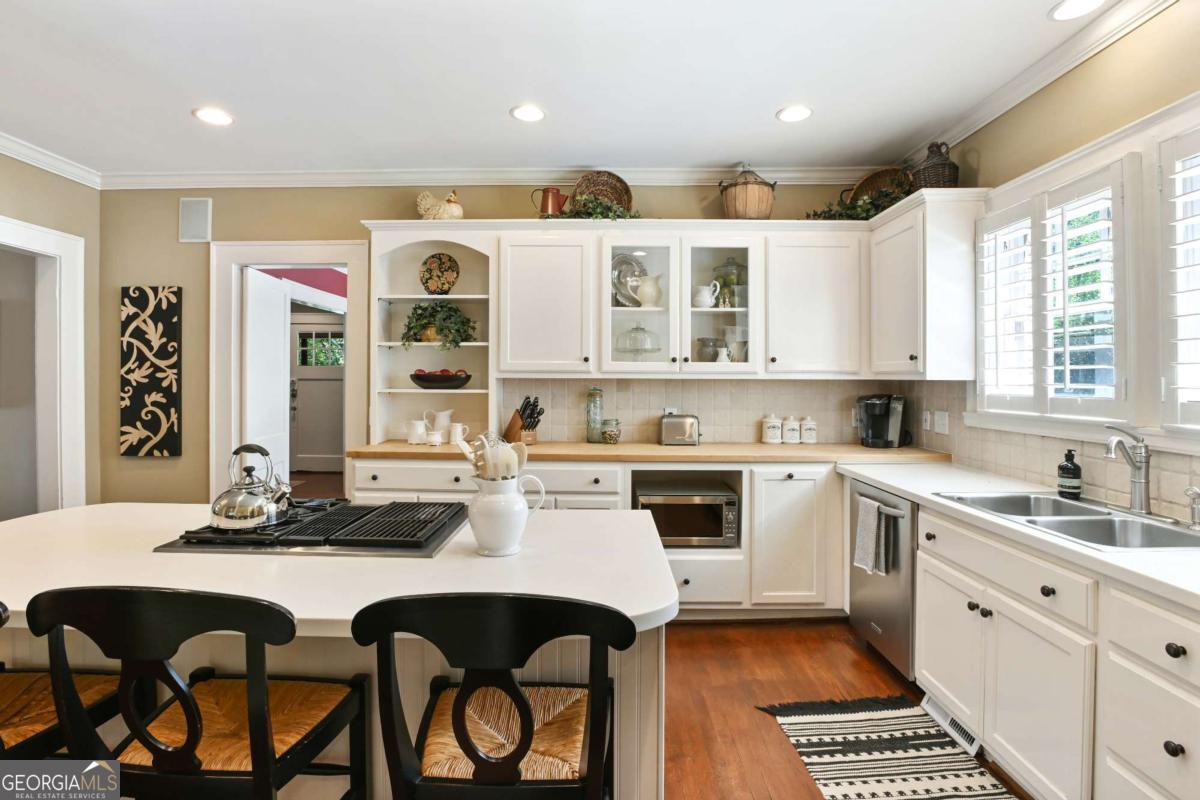 405 Brentwood Drive NE