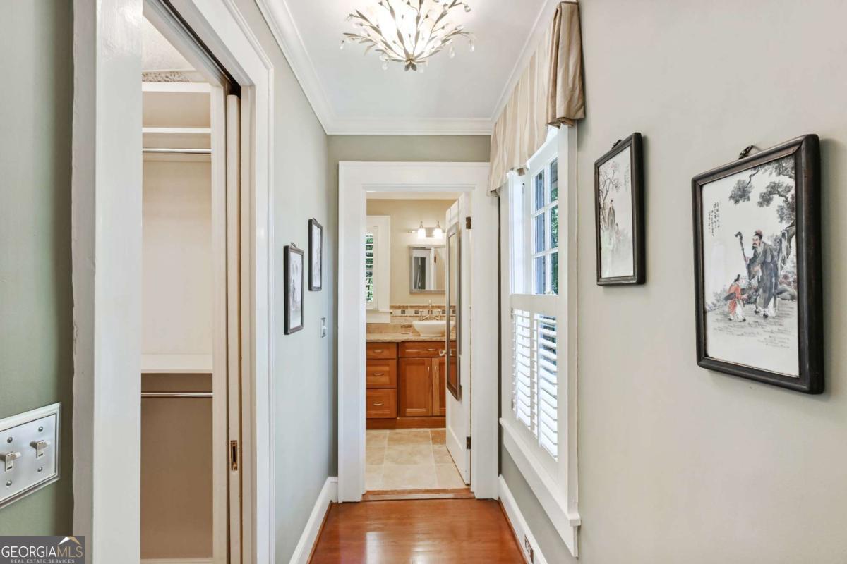 405 Brentwood Drive NE