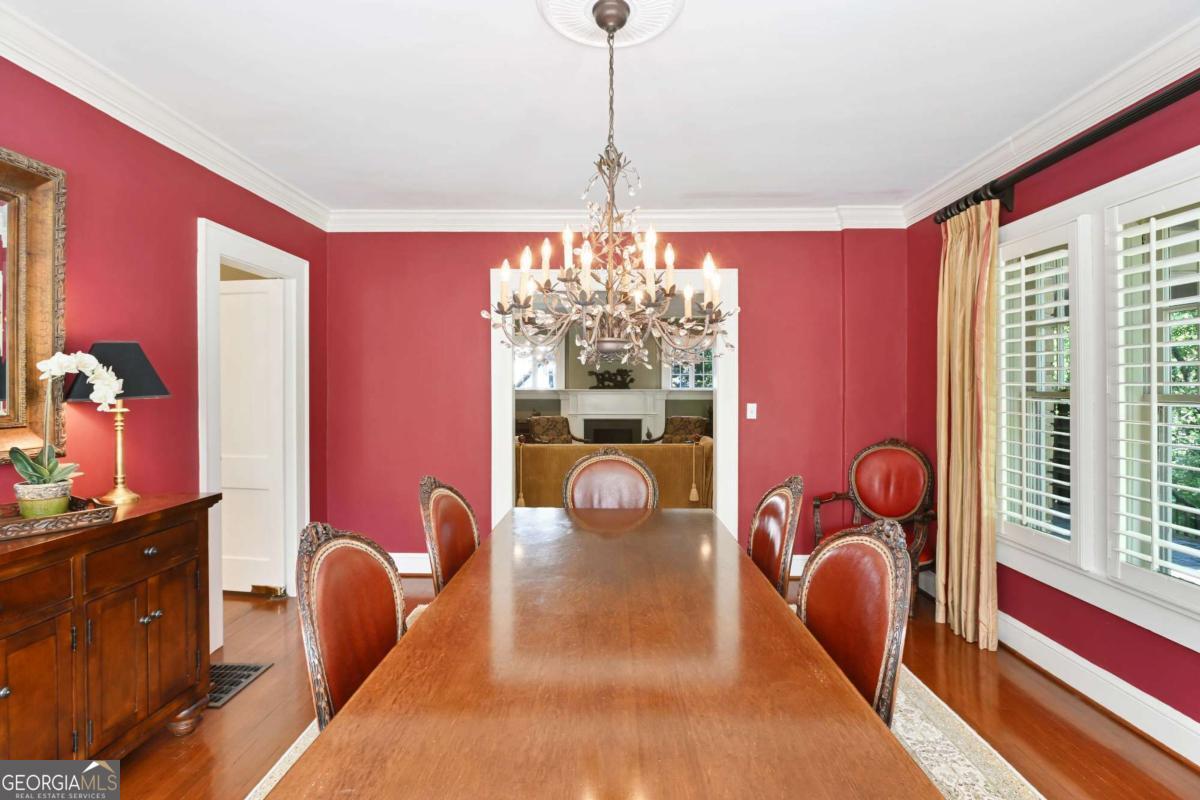 405 Brentwood Drive NE