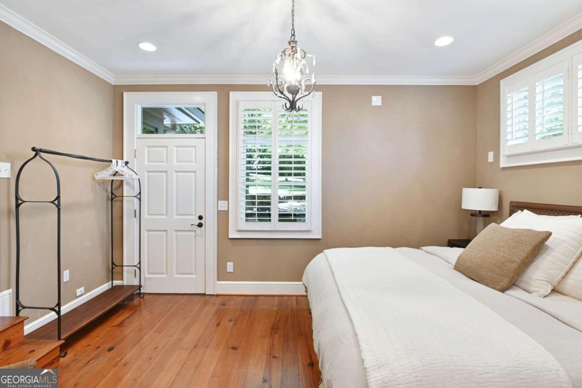 405 Brentwood Drive NE