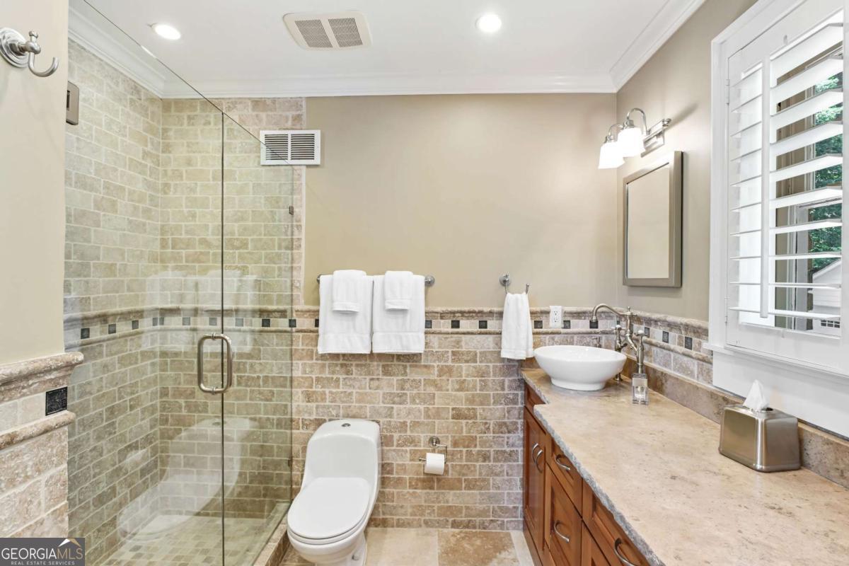 405 Brentwood Drive NE