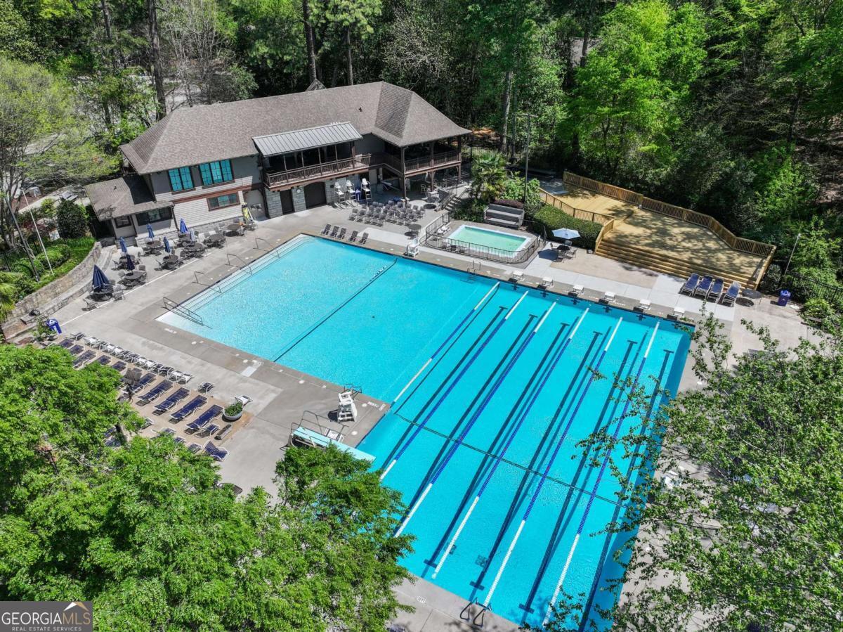 405 Brentwood Drive NE