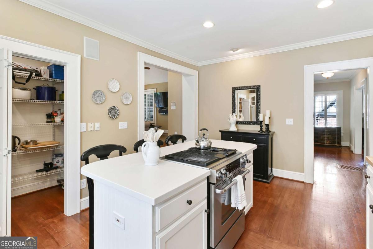 405 Brentwood Drive NE