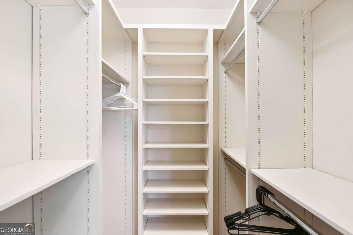 405 Brentwood Drive NE