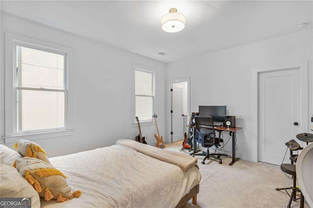 2425 Oostanaula Drive NE