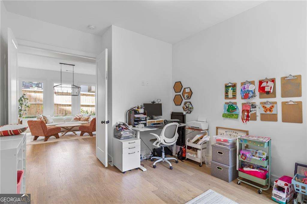 2425 Oostanaula Drive NE