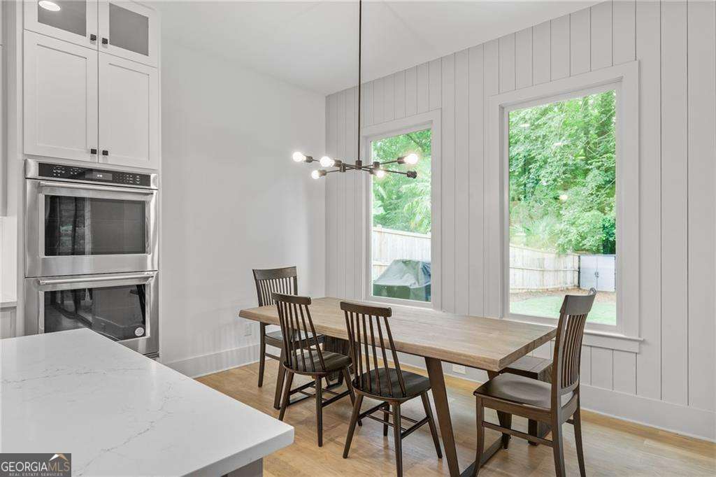 2425 Oostanaula Drive NE