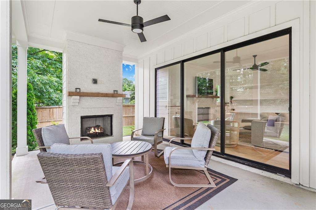 2425 Oostanaula Drive NE