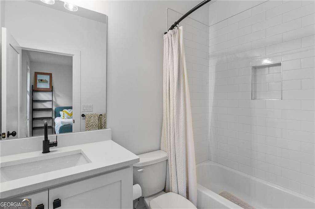 2425 Oostanaula Drive NE