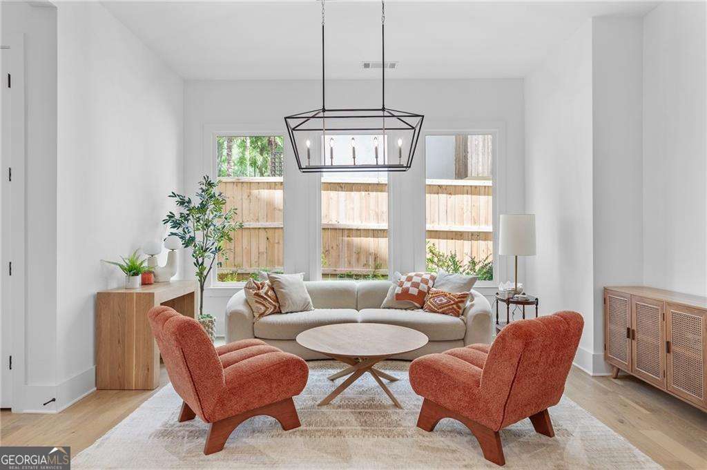 2425 Oostanaula Drive NE