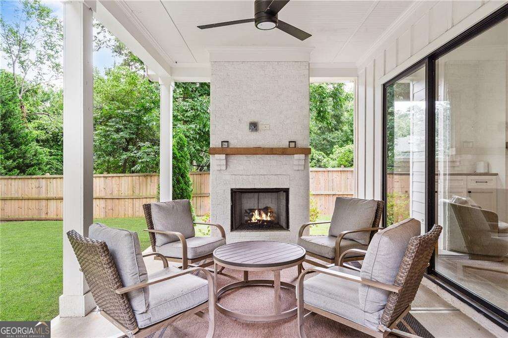 2425 Oostanaula Drive NE