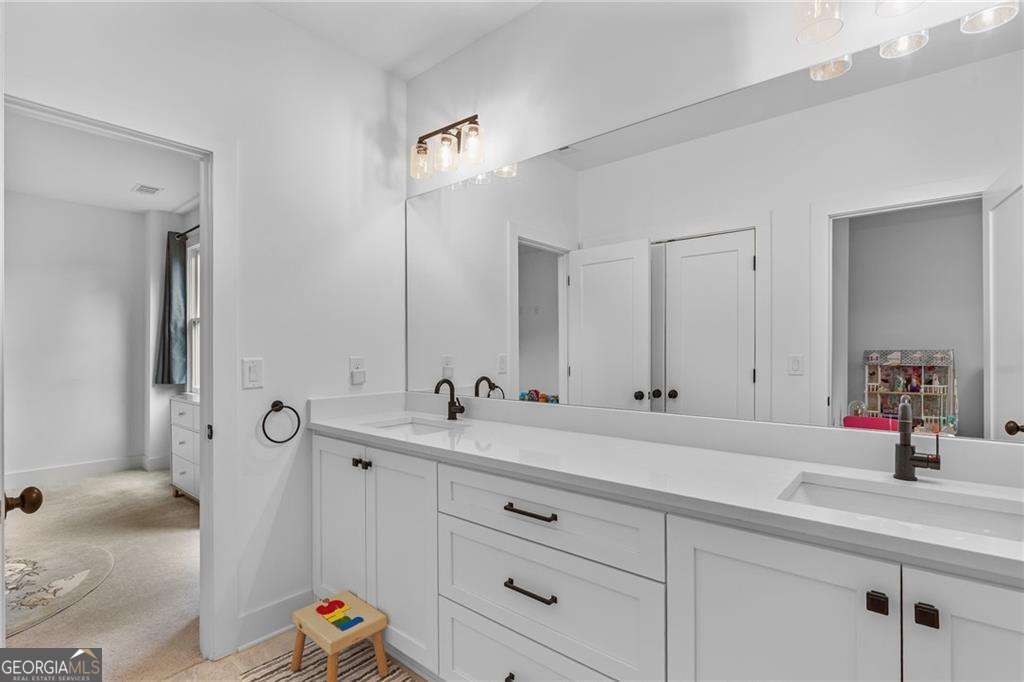 2425 Oostanaula Drive NE