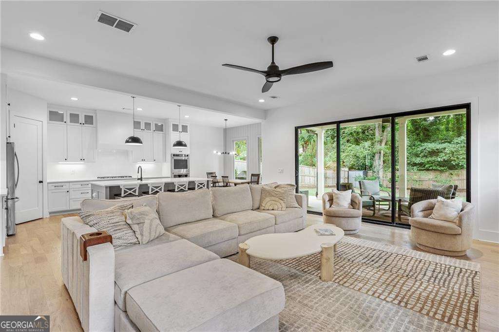 2425 Oostanaula Drive NE