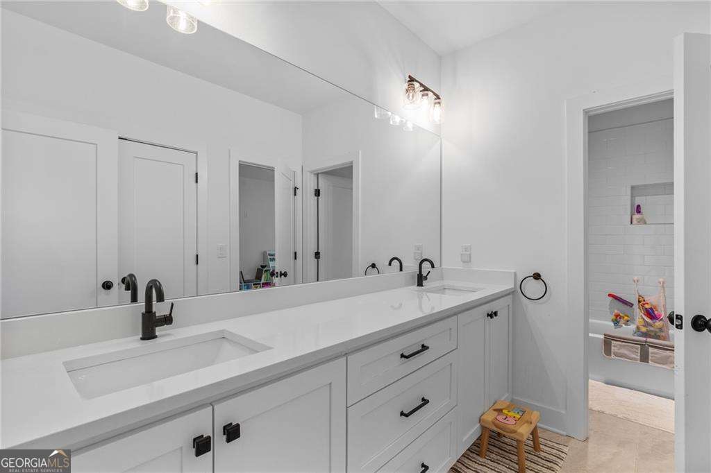 2425 Oostanaula Drive NE