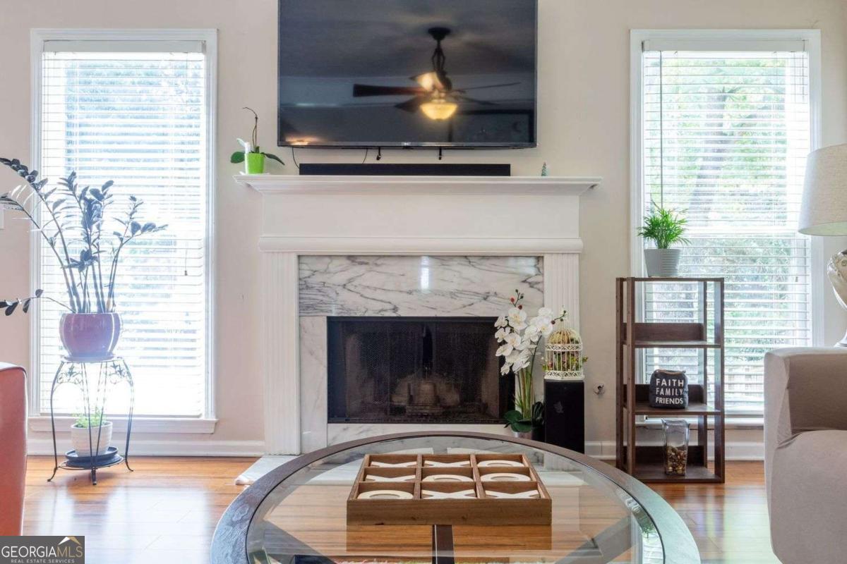 922 Heartwood Circle