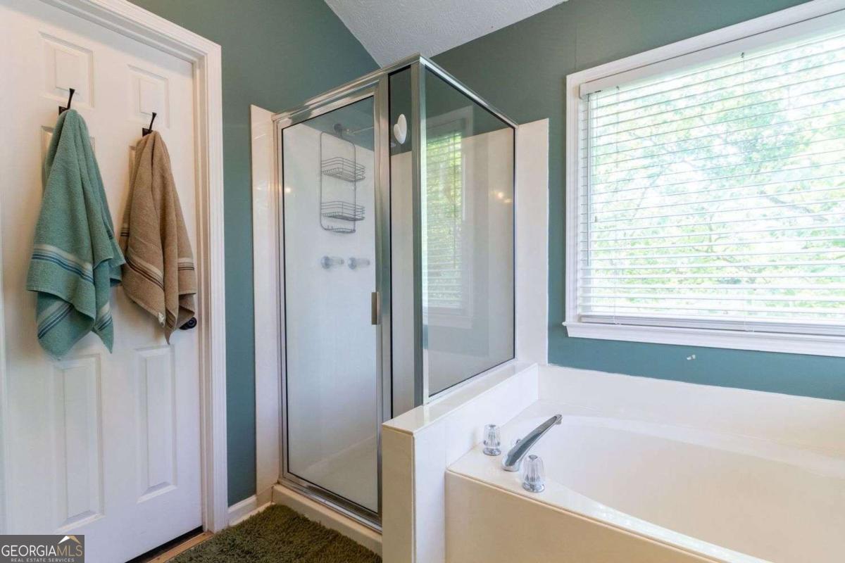 922 Heartwood Circle