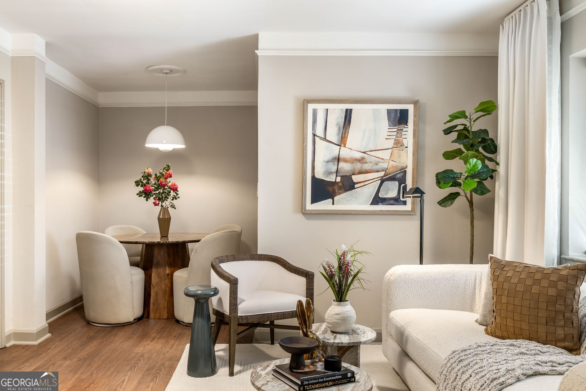 324 3rd Street NE # 1