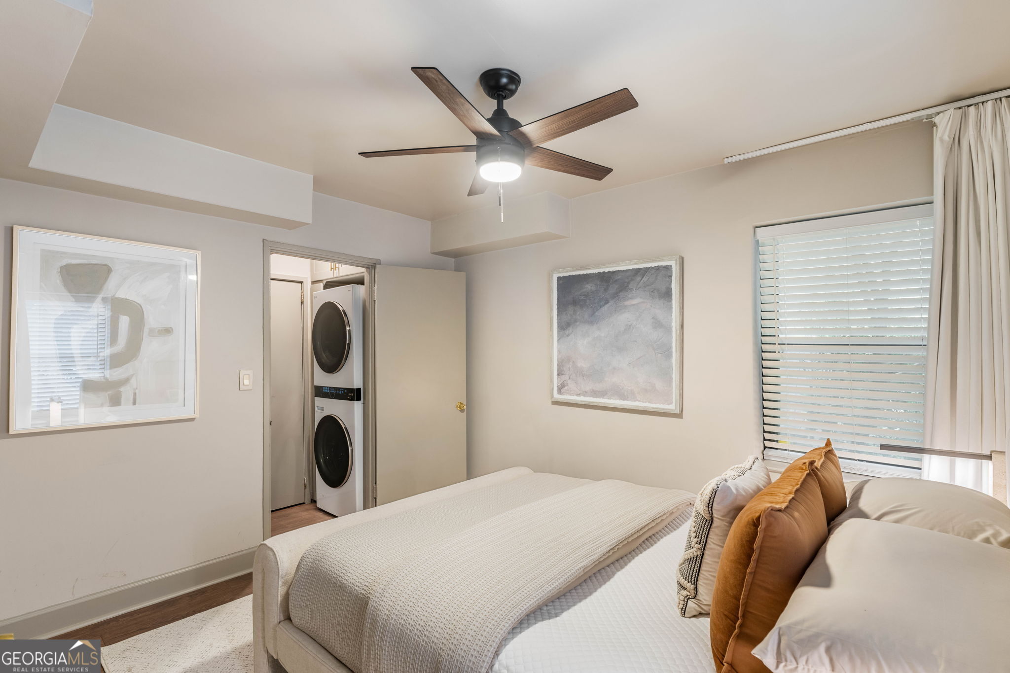 324 3rd Street NE # 1