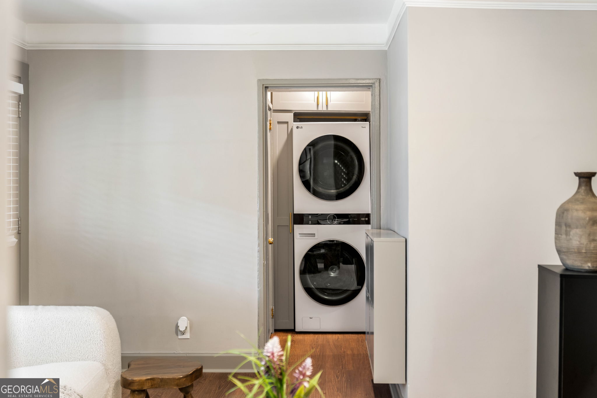 324 3rd Street NE # 1