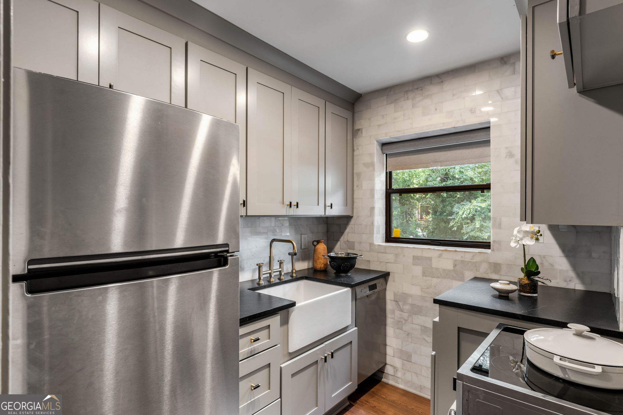 324 3rd Street NE # 1