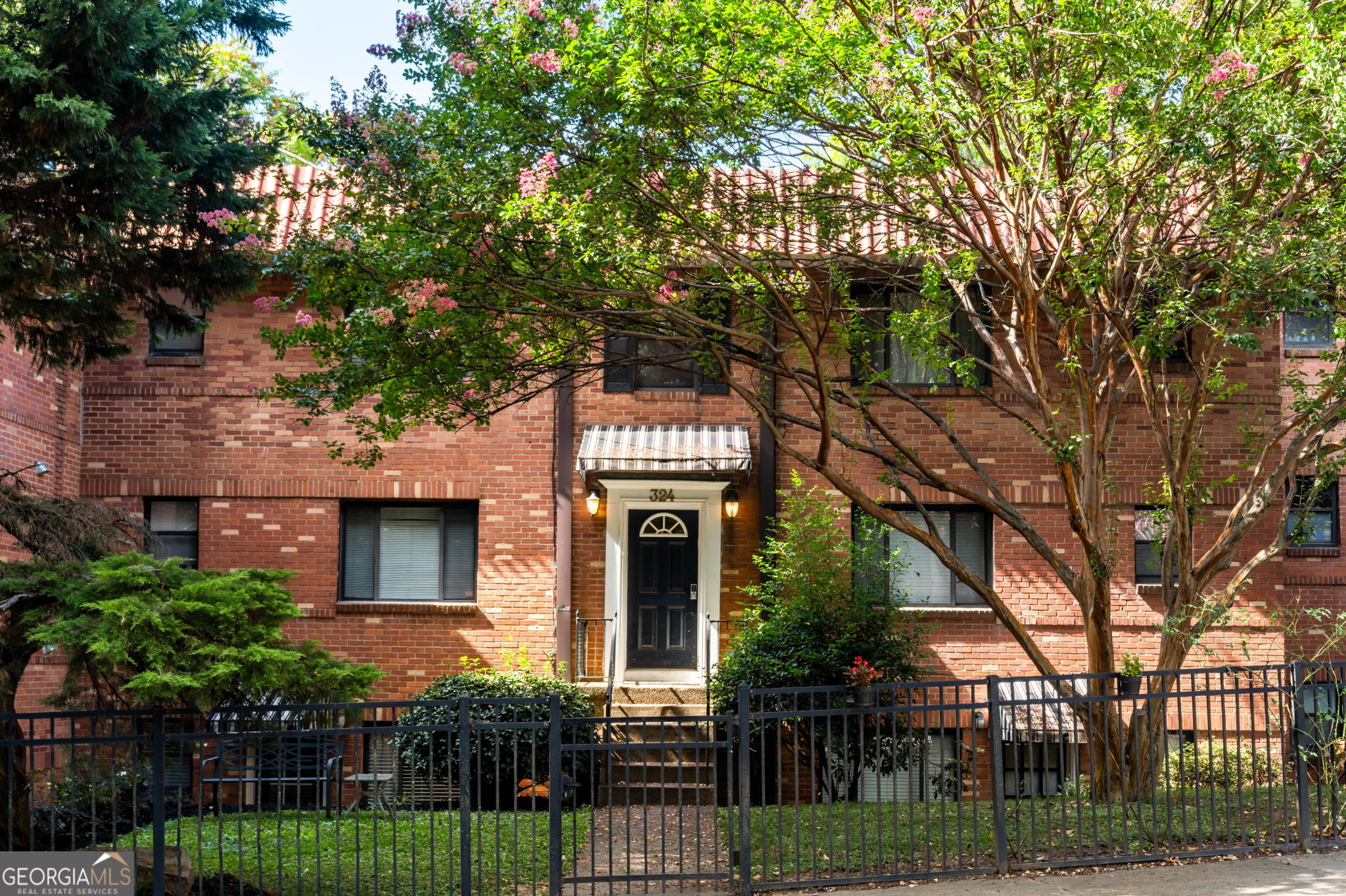 324 3rd Street NE # 1