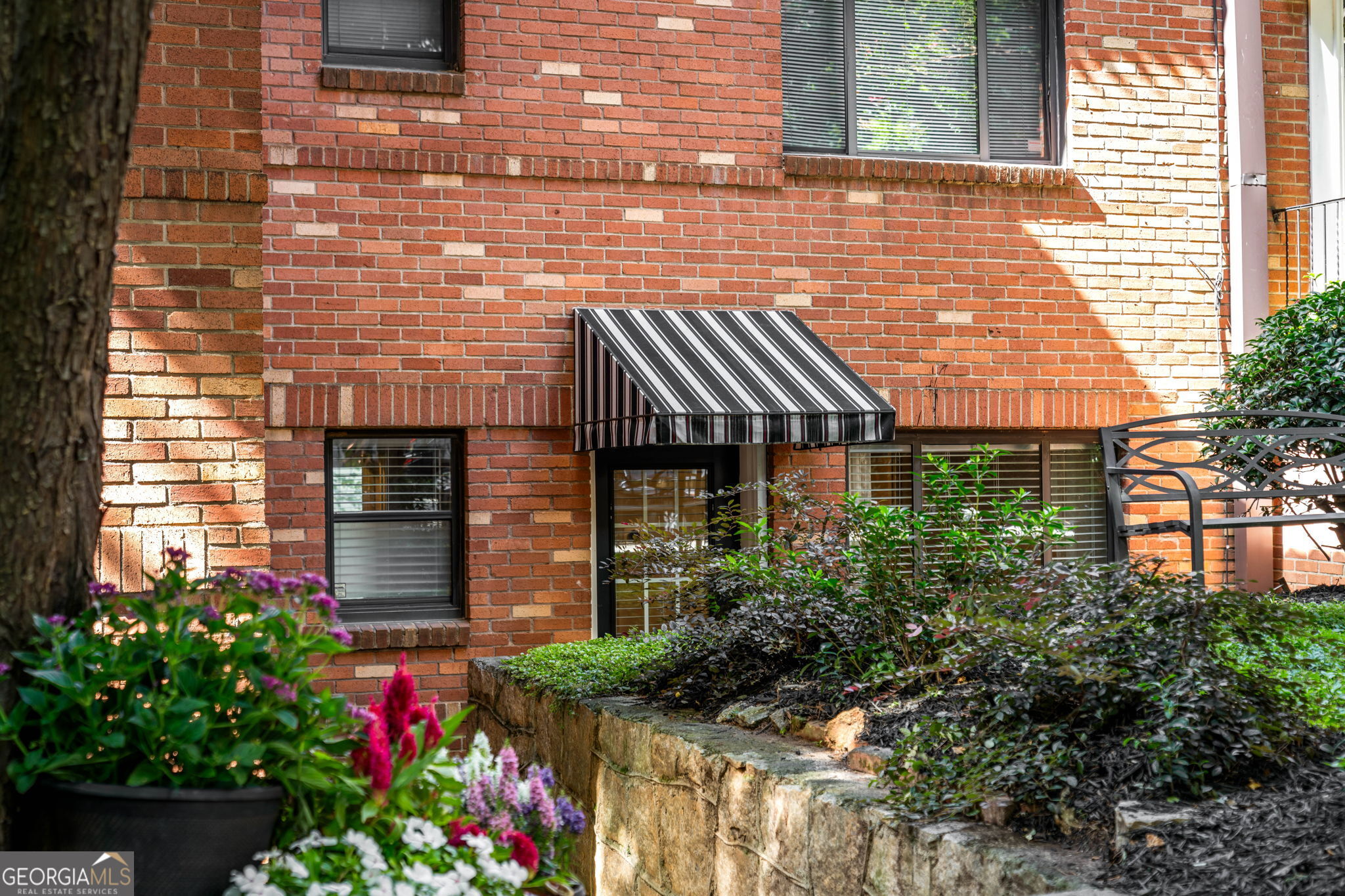 324 3rd Street NE # 1