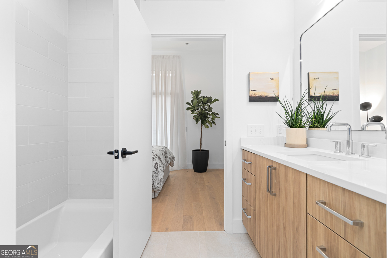 567 Ponce De Leon Avenue # 516