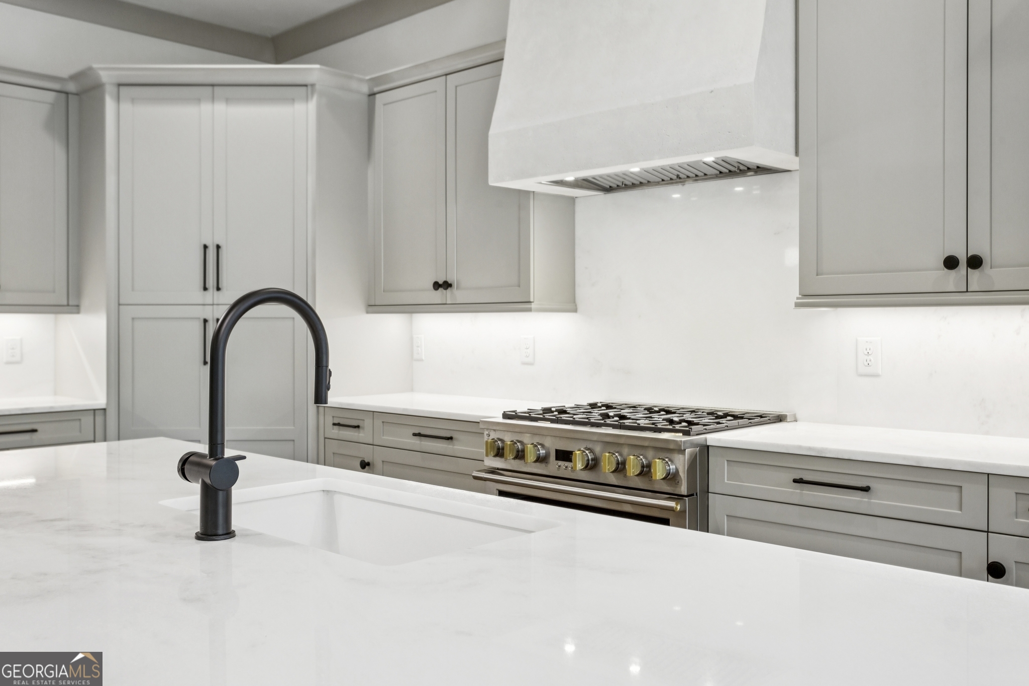 2583 Apple Valley Road