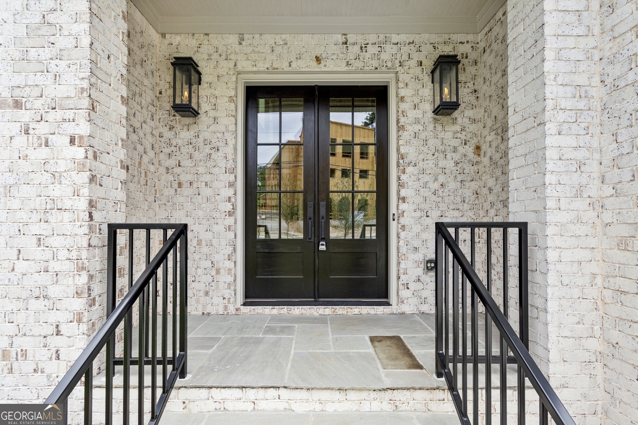 2583 Apple Valley Road